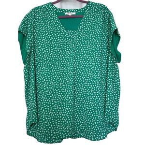 Stitch Fix Monday Fun Size 2X Green White V Neck Short Sleeve Lightweight Top